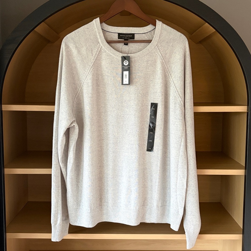 Banana Republic Cream Crewneck Sweater NWT